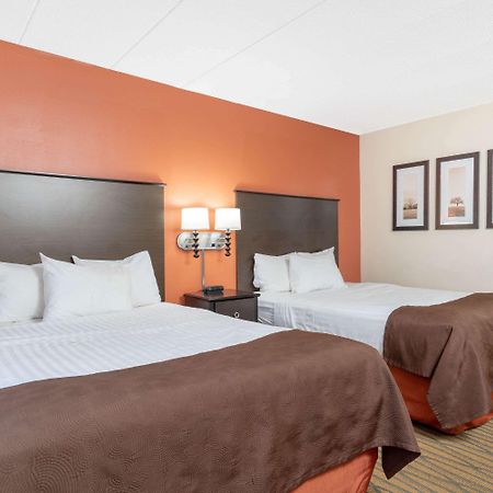 AmericInn by Wyndham Rogers Eksteriør billede